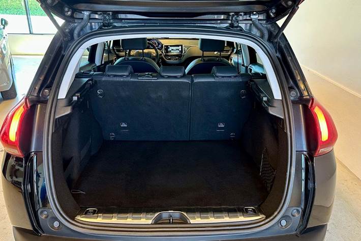 Sort Peugeot 2008 fra 2019