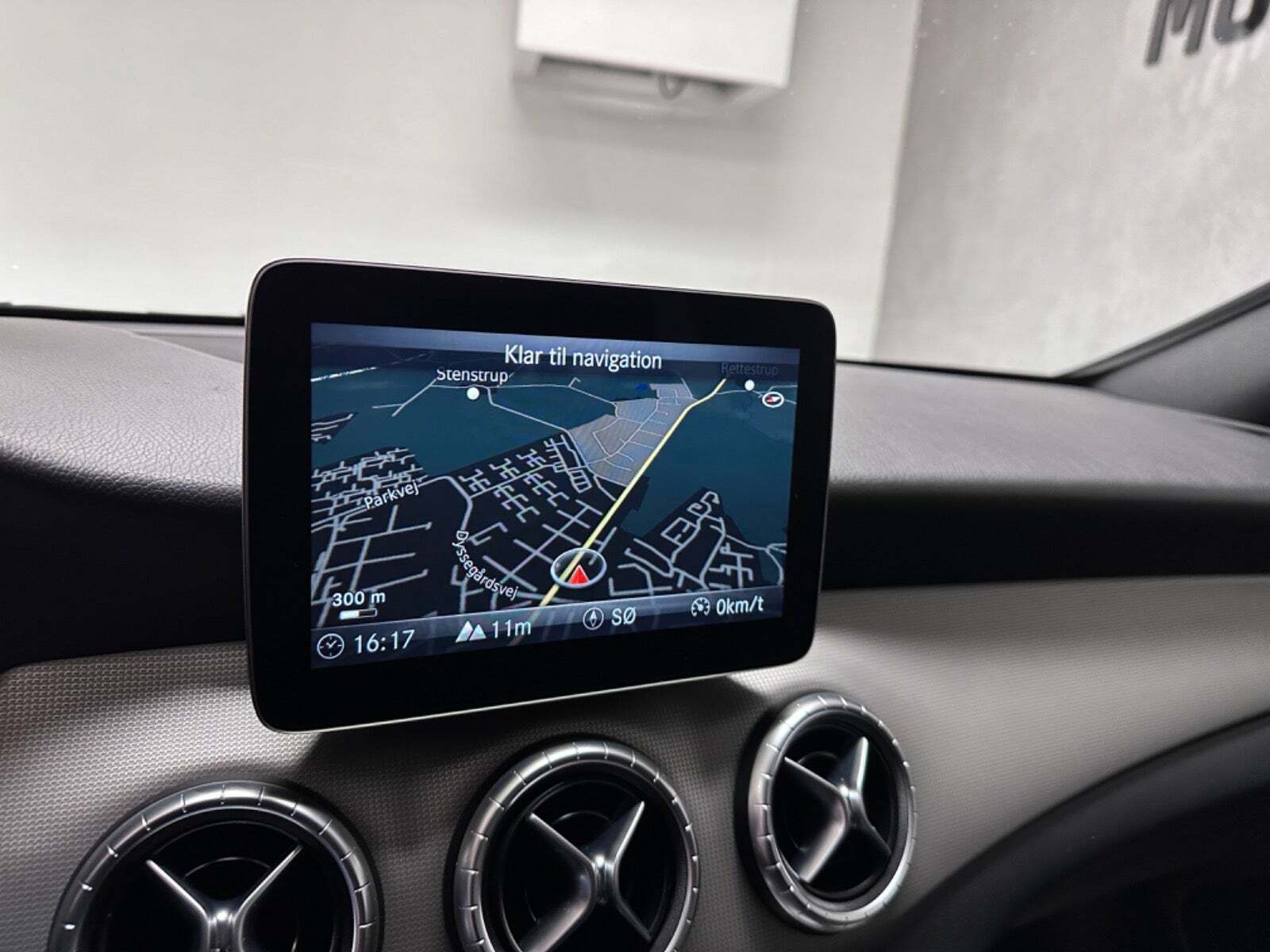 Mercedes CLA180