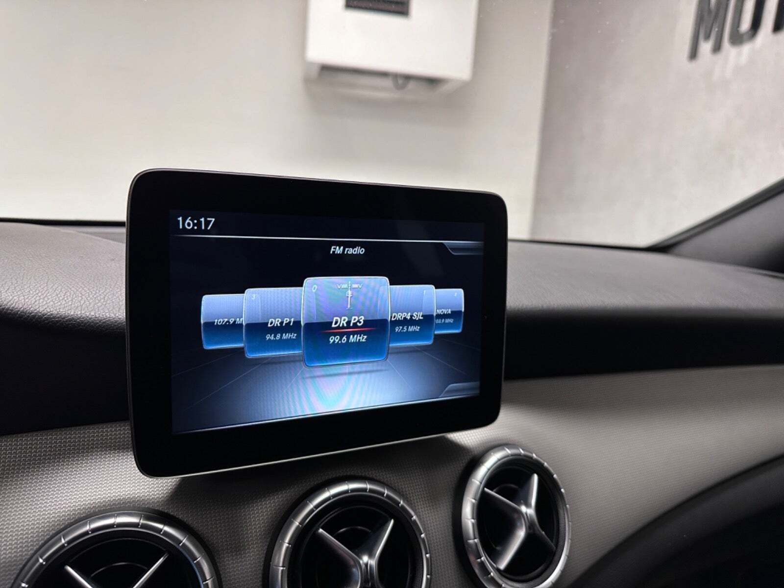 Mercedes CLA180