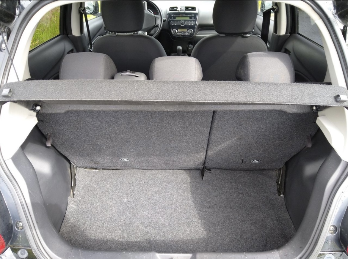 Sort Mitsubishi Space Star fra 2015