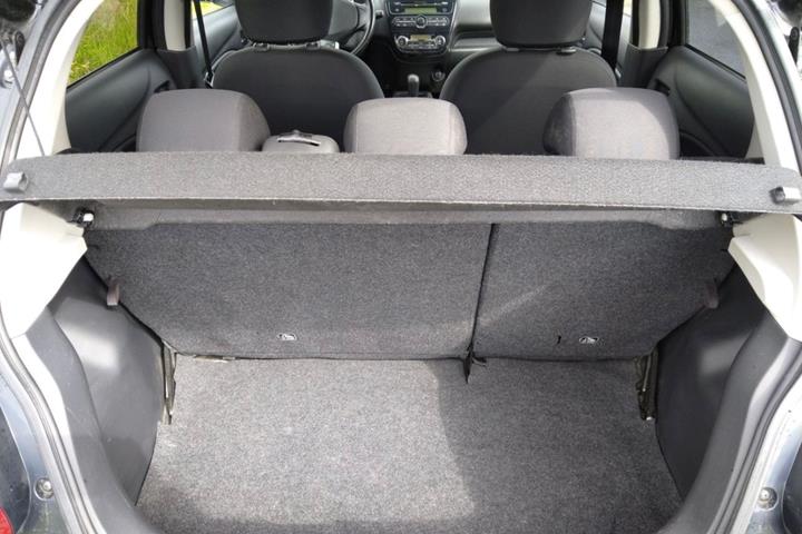 Sort Mitsubishi Space Star fra 2015