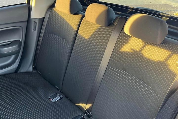 Sort Mitsubishi Space Star fra 2015