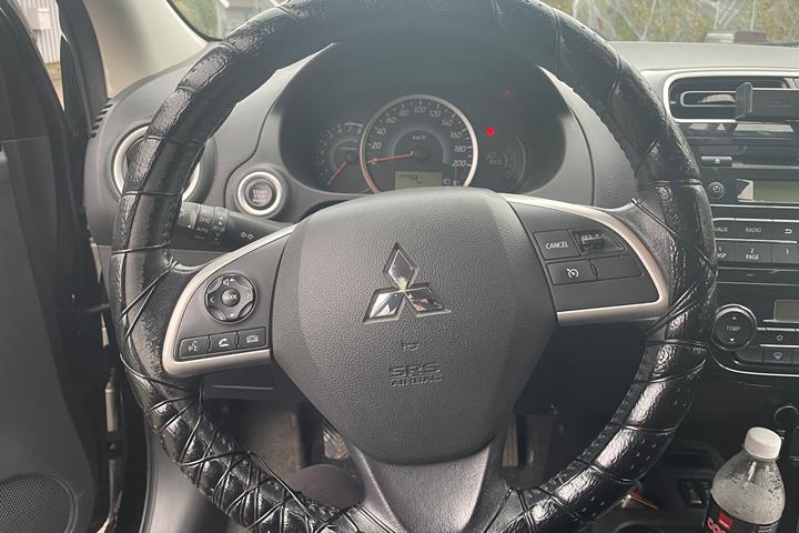 Sort Mitsubishi Space Star fra 2015