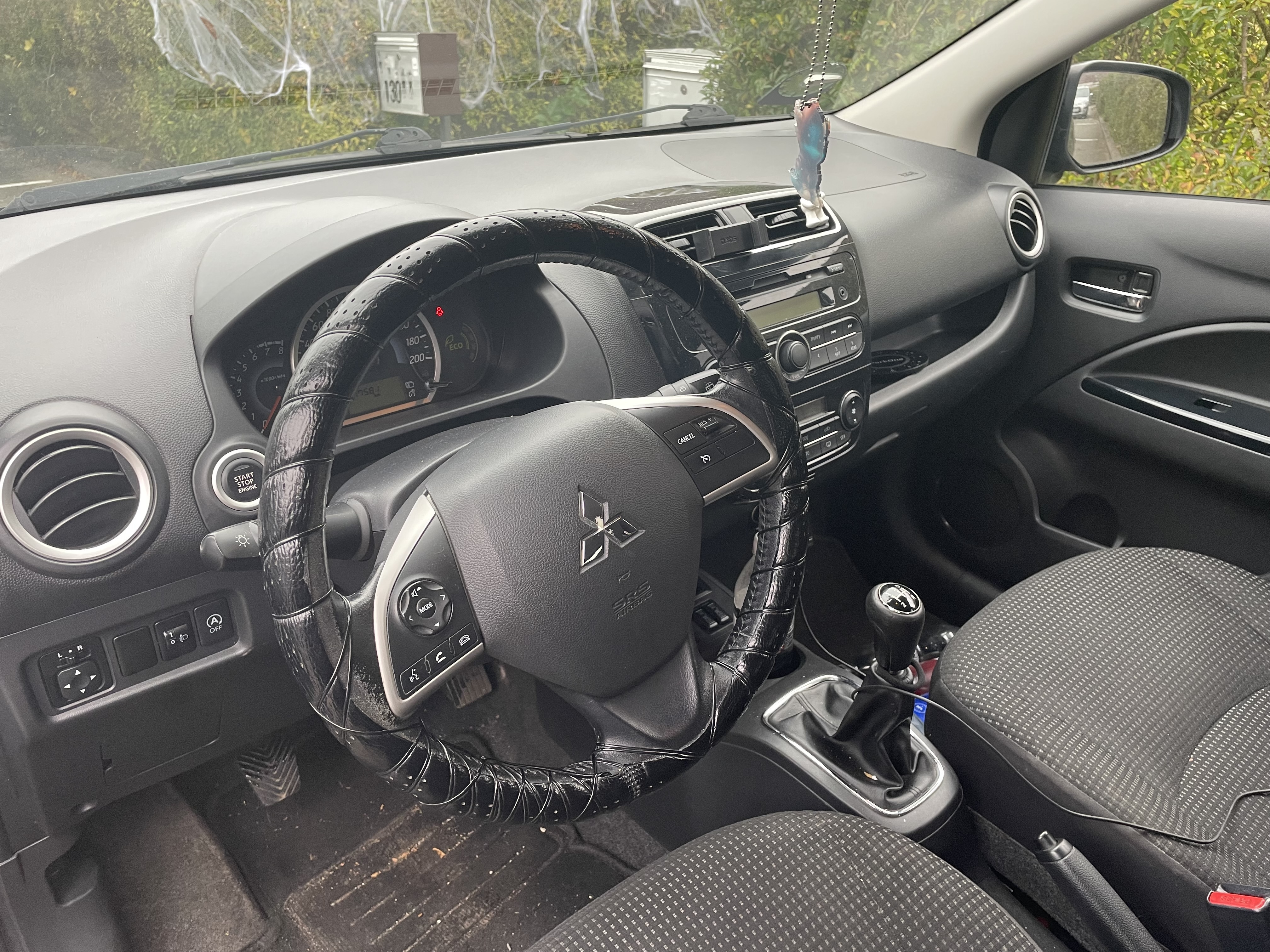 Sort Mitsubishi Space Star fra 2015