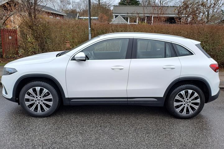 Hvid Mercedes EQA 250 fra 2023