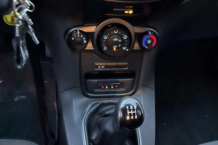 Sort Ford Fiesta fra 2015