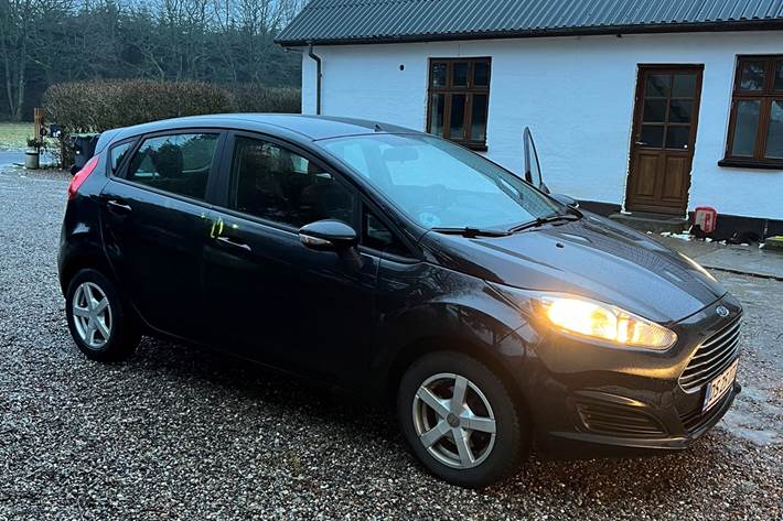 Sort Ford Fiesta fra 2015