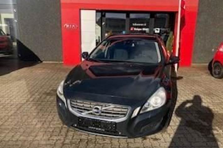 Grå Volvo V60 fra 2012