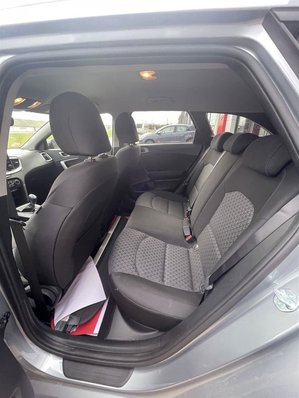 Sølv Kia Ceed fra 2024