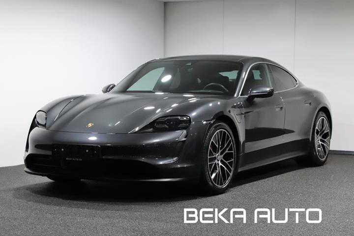 Grå Porsche Taycan 4S fra 2021 set udefra