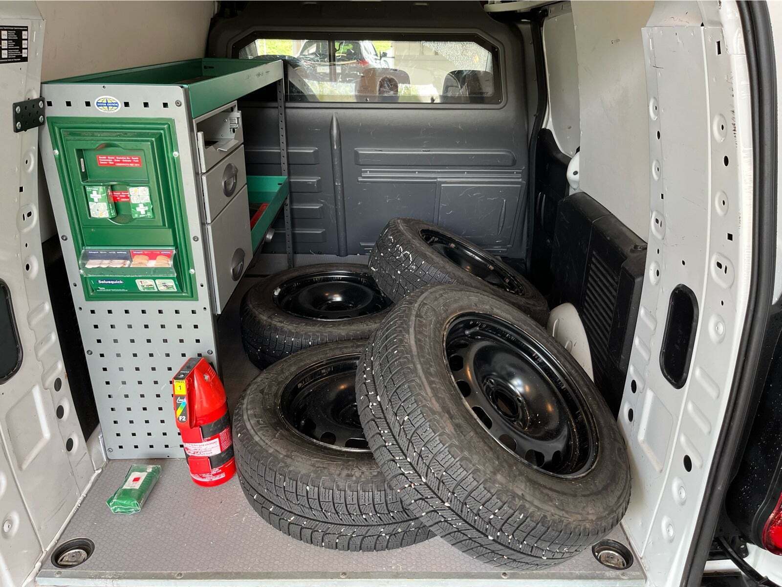 Hvid Peugeot Partner fra 2018