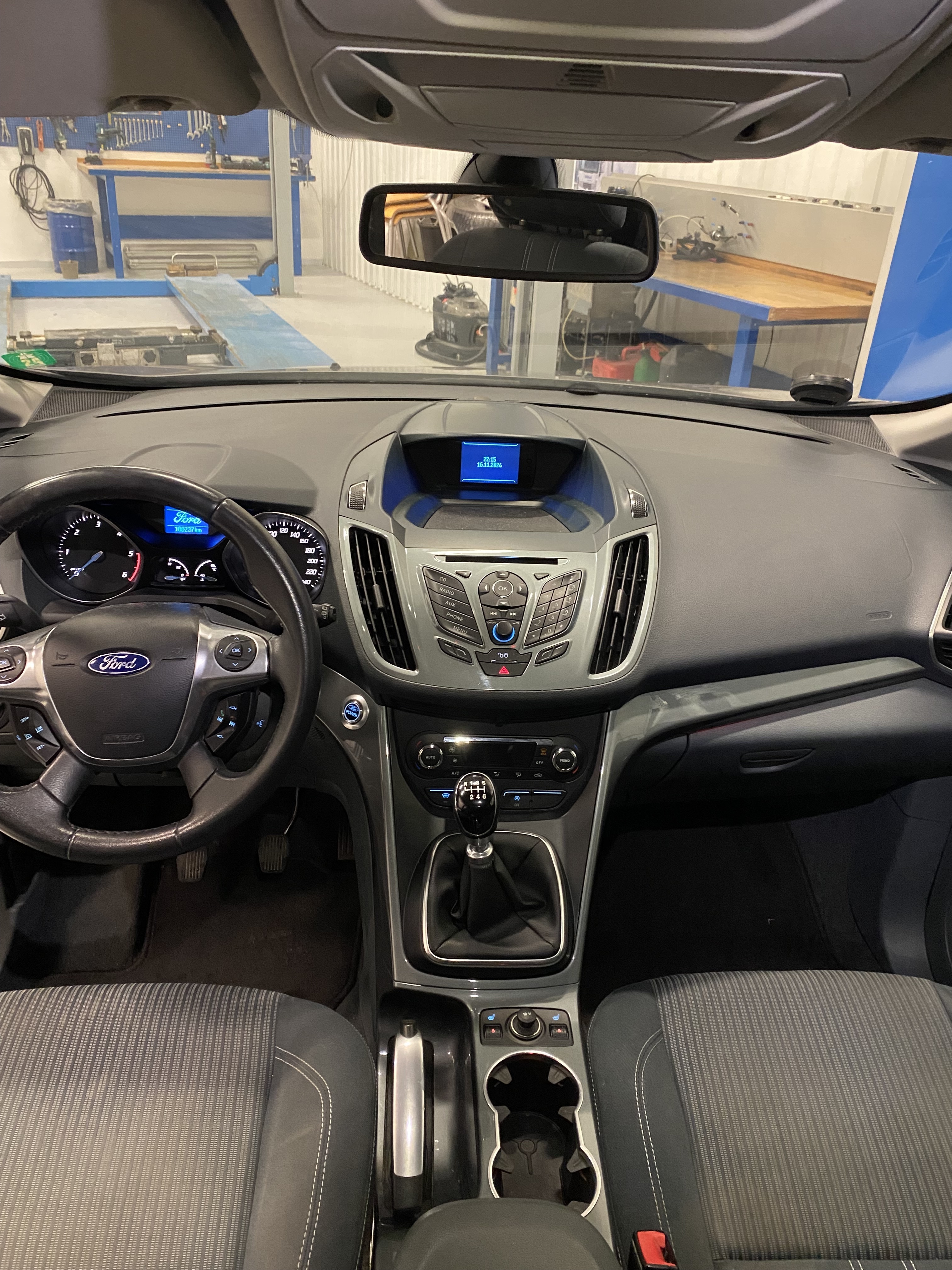 Grå Ford C-MAX fra 2012