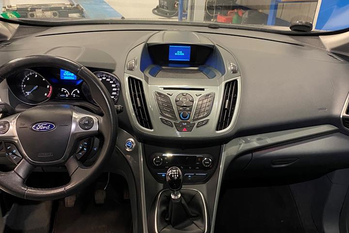 Grå Ford C-MAX fra 2012
