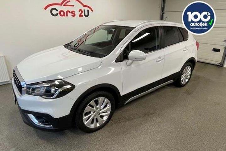 Hvid Suzuki S-Cross fra 2018 set udefra