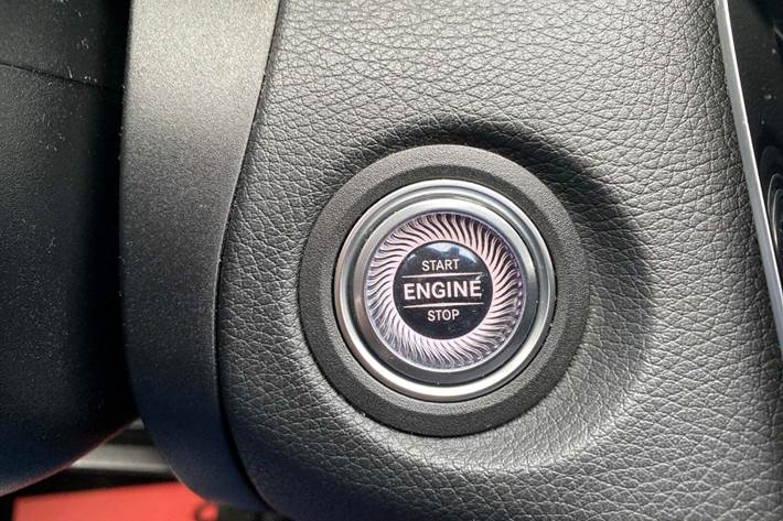 Sort Mercedes C220 d fra 2020 set indefra