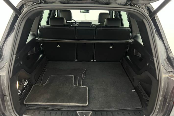 Sort Mercedes EQB 300 fra 2022 set indefra