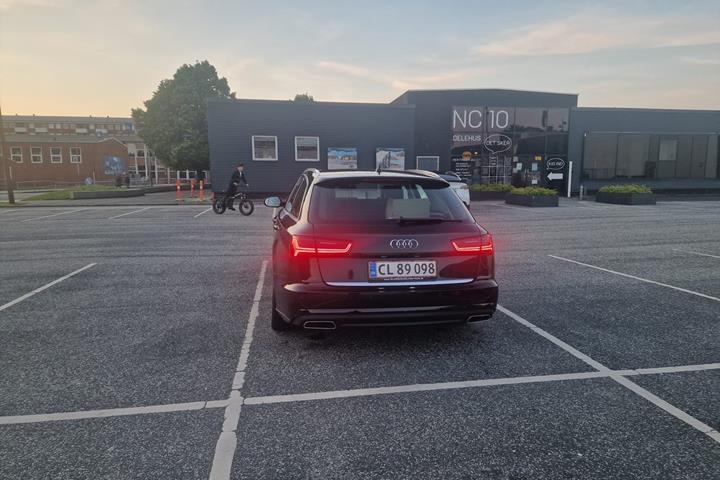 Sort Audi A6 fra 2016