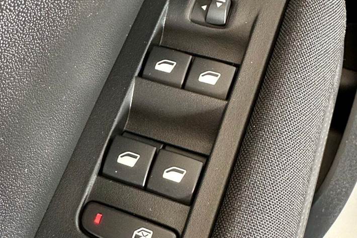 Blå Citroën C3 Aircross fra 2022 set indefra