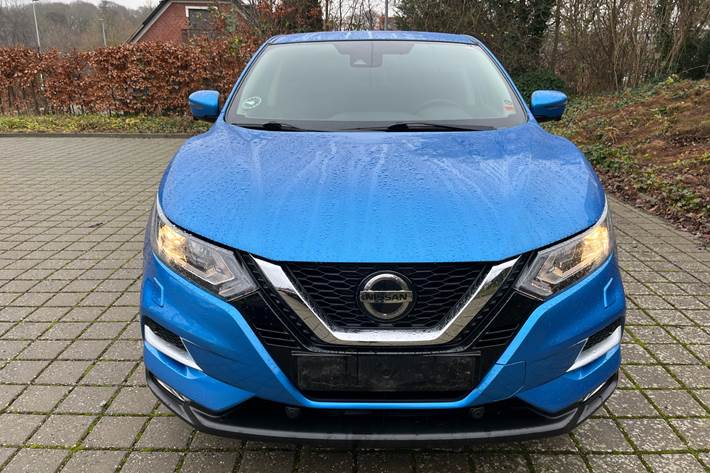 Blå Nissan Qashqai fra 2019