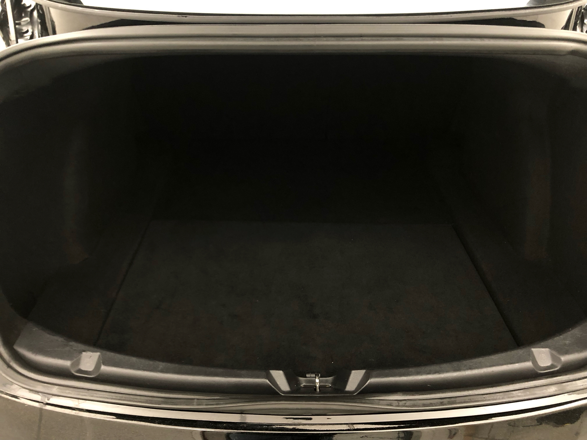 Sort Tesla Model 3 fra 2019