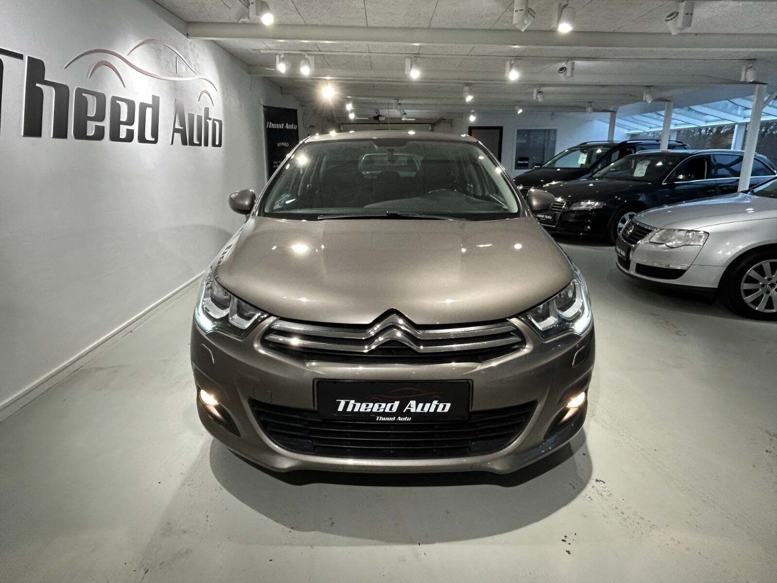 Orange Citroën C4 fra 2016