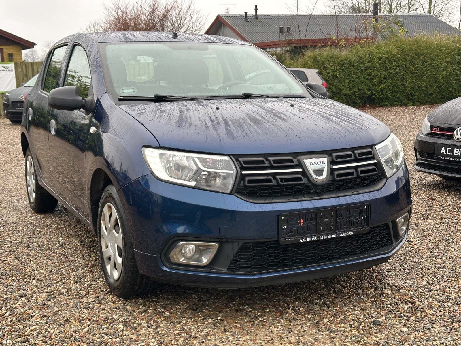 undefined Dacia Sandero fra 2017 set udefra