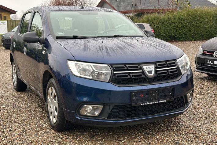 undefined Dacia Sandero fra 2017 set udefra