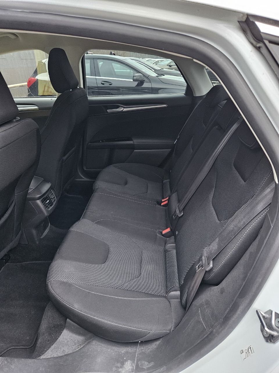 Hvid Ford Mondeo fra 2019
