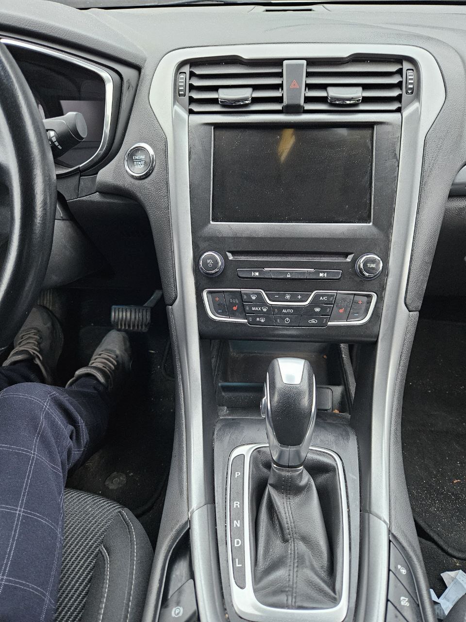 Hvid Ford Mondeo fra 2019