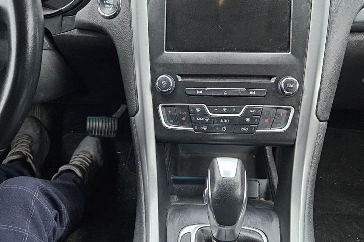 Hvid Ford Mondeo fra 2019