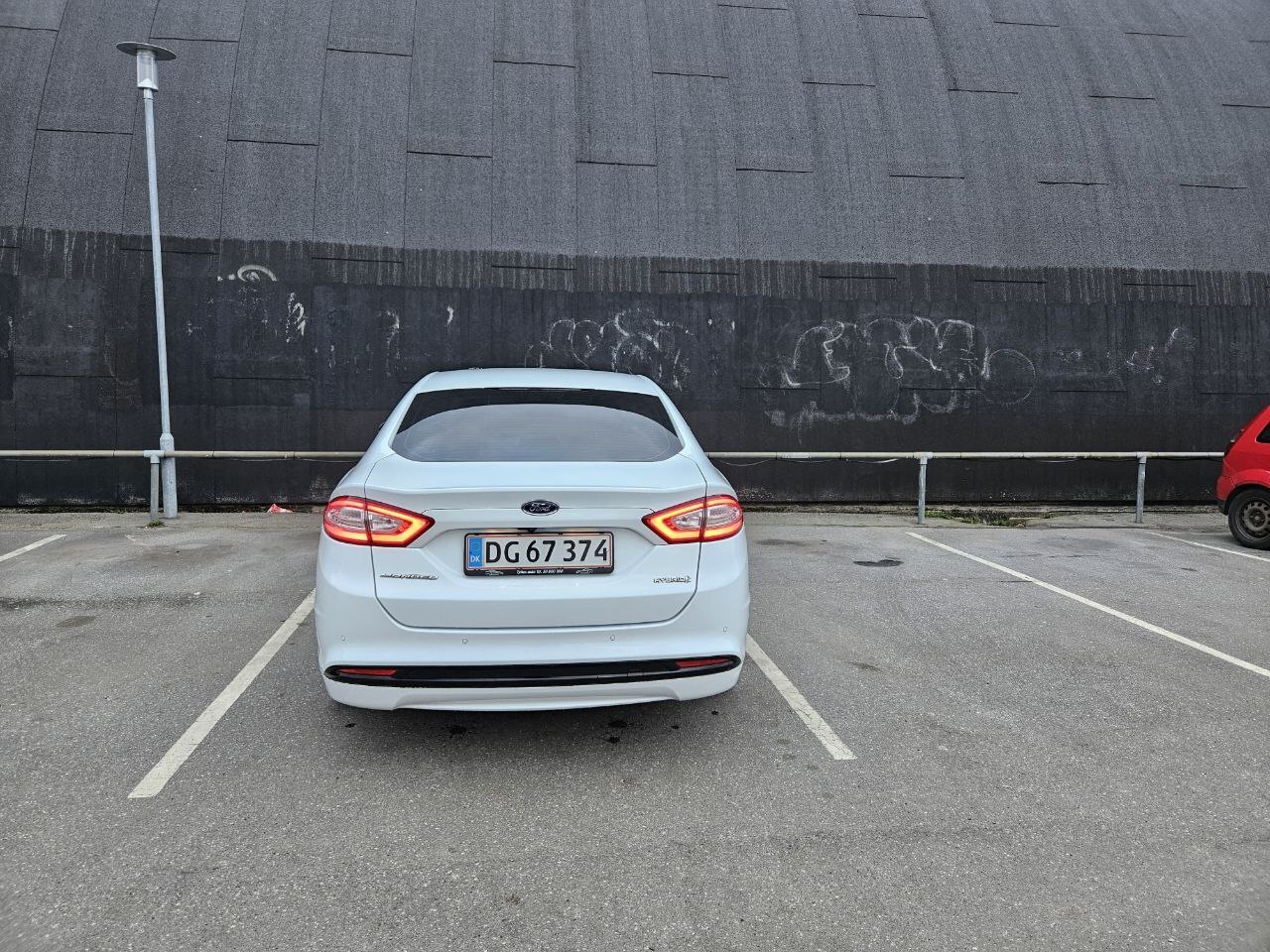 Ford Mondeo 2,0 HEV (187 HK) 4-dørs FWD CVT