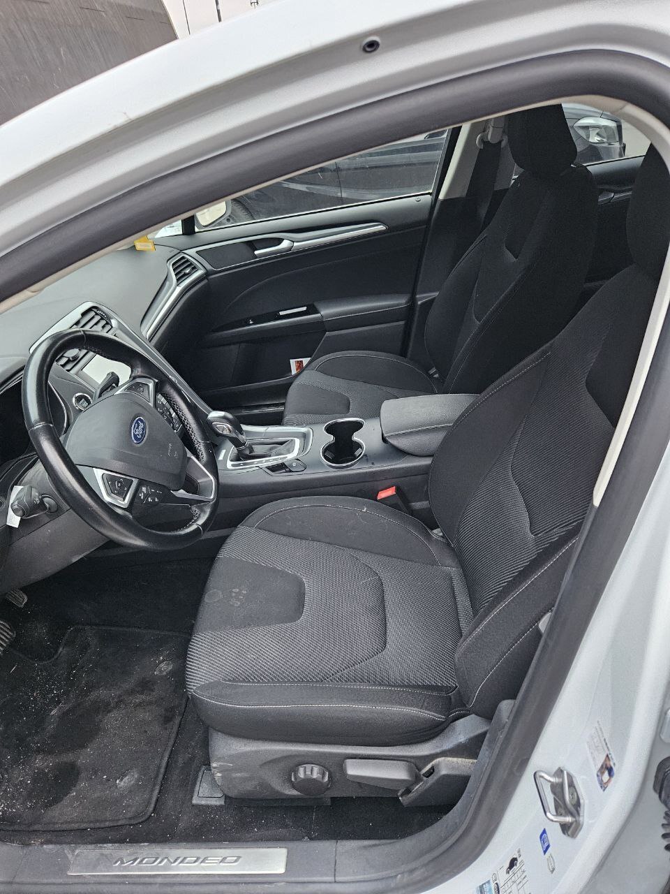 Hvid Ford Mondeo fra 2019