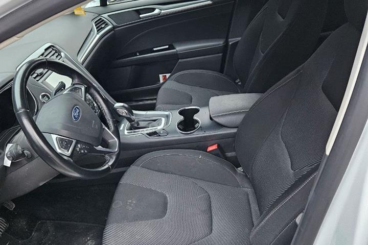 Hvid Ford Mondeo fra 2019