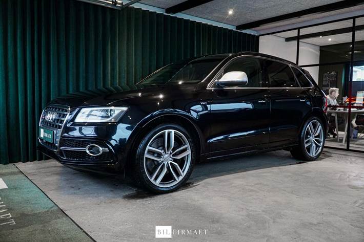 Sort Audi SQ5 fra 2014 set udefra