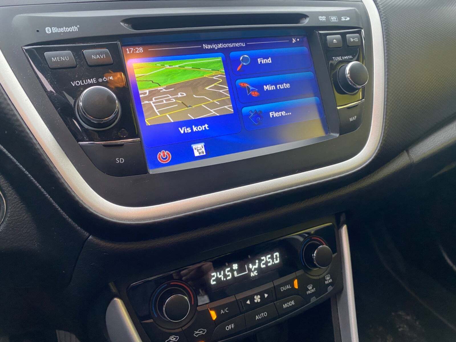 Sølv Suzuki S-Cross fra 2013