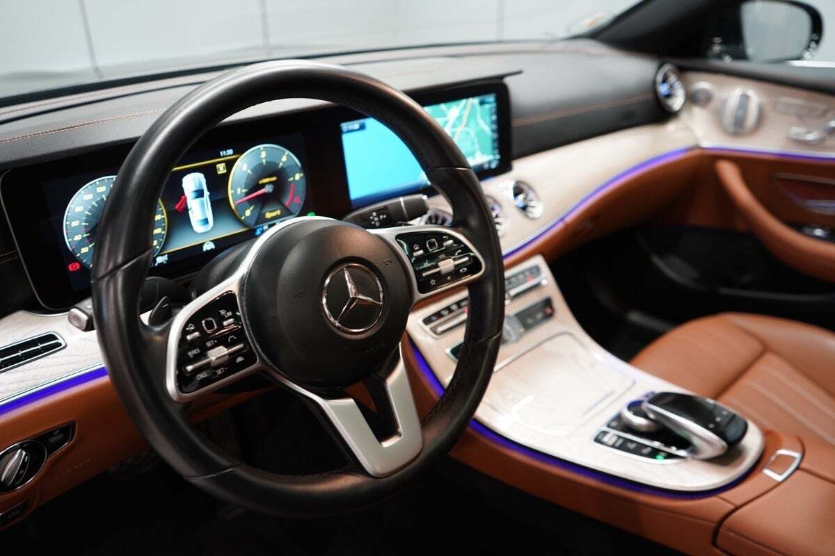 Sort Mercedes E400 d fra 2019