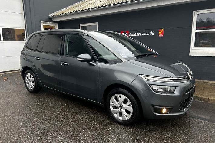 Grå Citroën Grand C4 Picasso fra 2014 set udefra