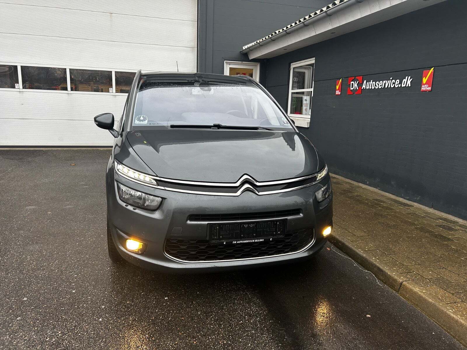 Grå Citroën Grand C4 Picasso fra 2014