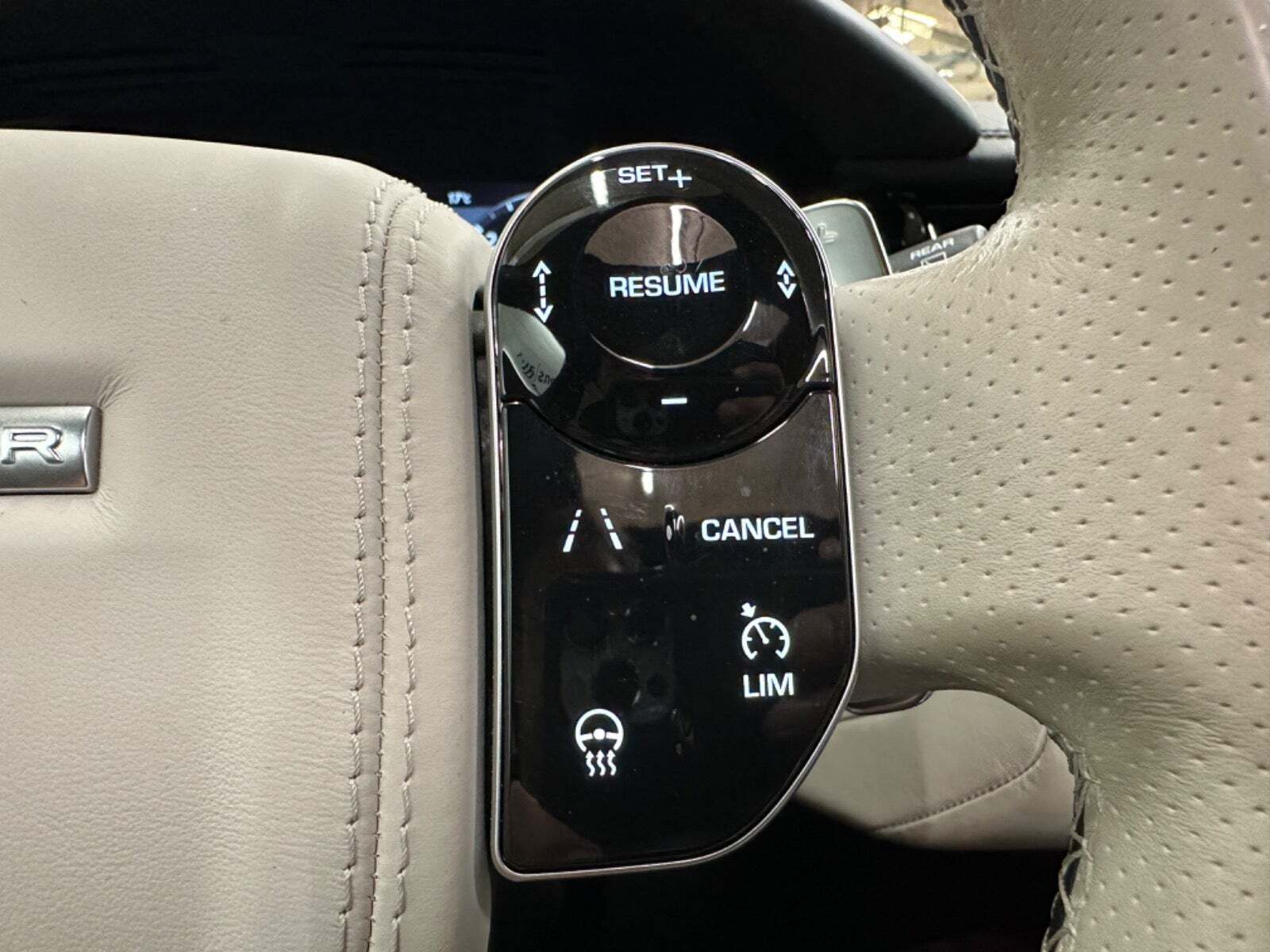 Grå Land Rover Range Rover Velar fra 2018