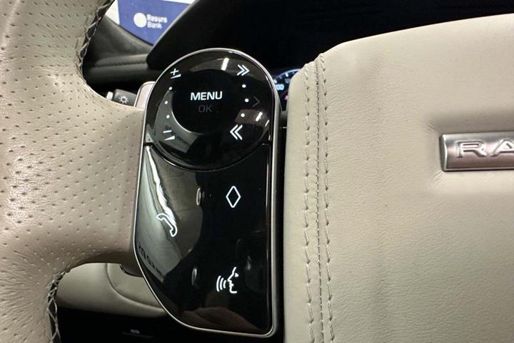 Grå Land Rover Range Rover Velar fra 2018 set indefra