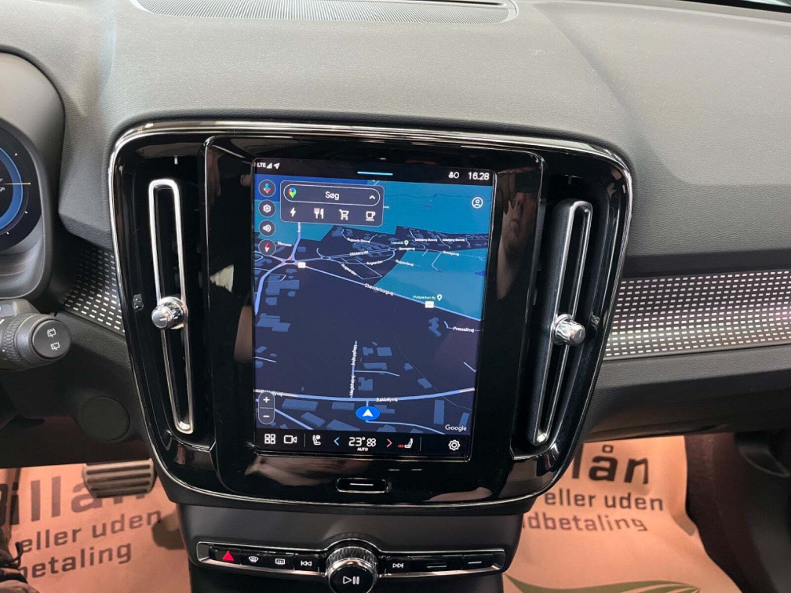 Hvid Volvo XC40 fra 2022