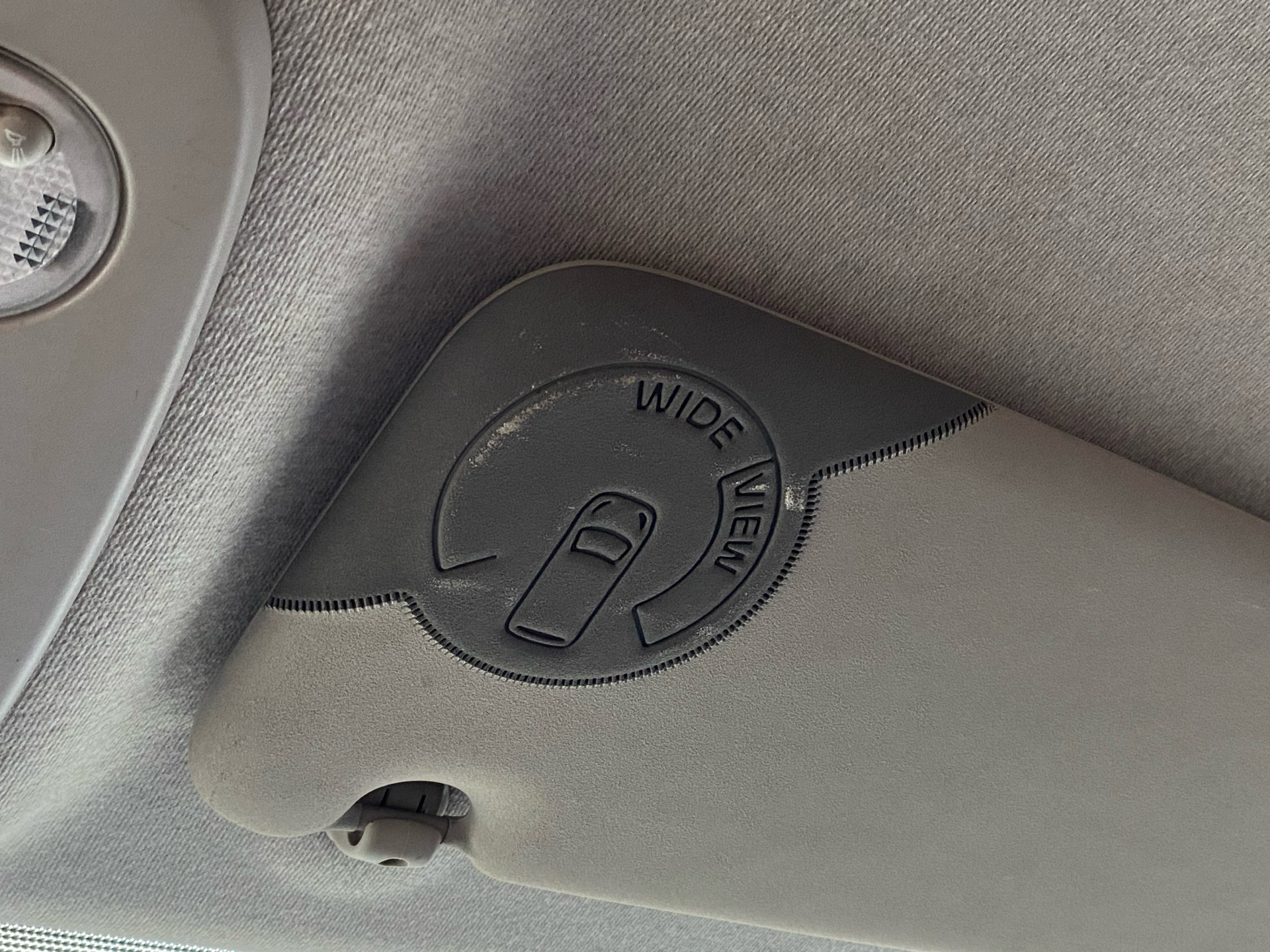 Hvid Opel Vivaro fra 2015