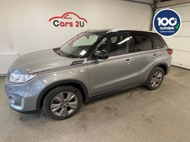 Grå Suzuki Vitara fra 2018 set udefra