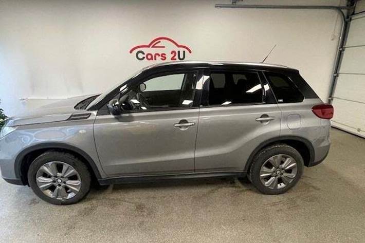 Grå Suzuki Vitara fra 2018