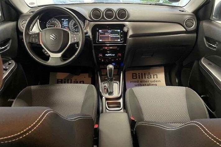 Grå Suzuki Vitara fra 2018