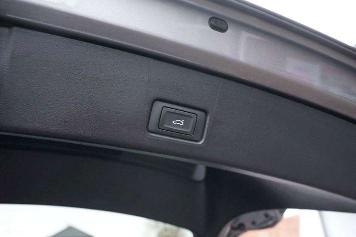 Grå Audi Q4 e-tron fra 2022