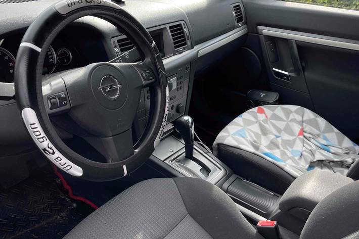 Sort Opel Vectra fra 2007