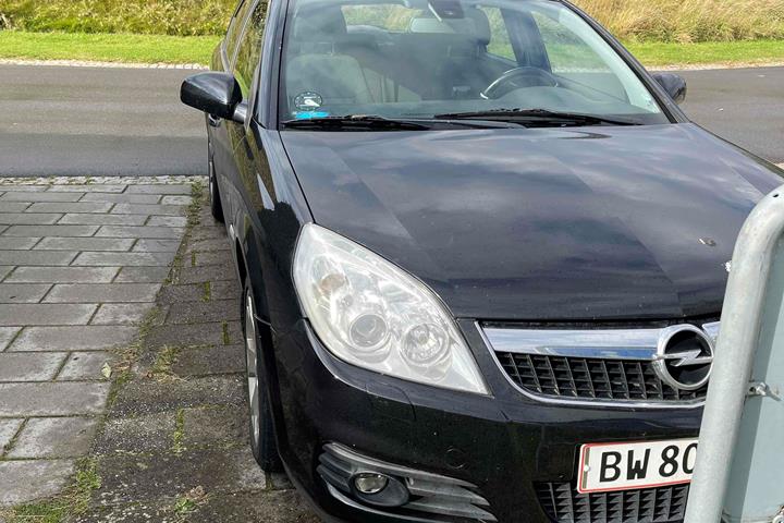 Sort Opel Vectra fra 2007