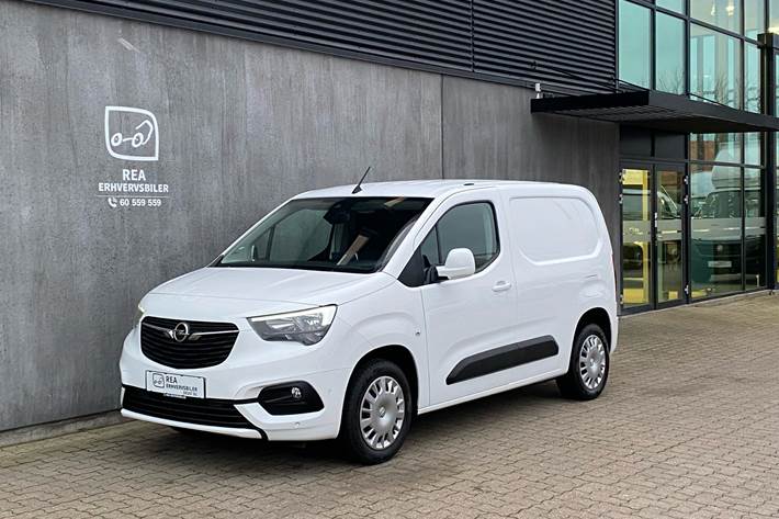 Hvid Opel Combo fra 2019