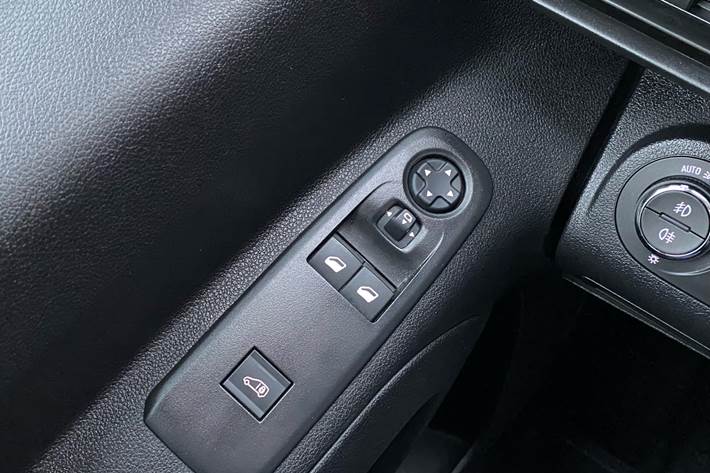 Hvid Opel Combo fra 2019